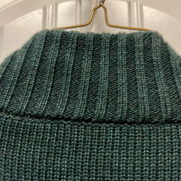Beretta Sweater. EUC. Large. Windproof Liner. Forest Green. Very Warm in Wind. - Picture 4 of 6